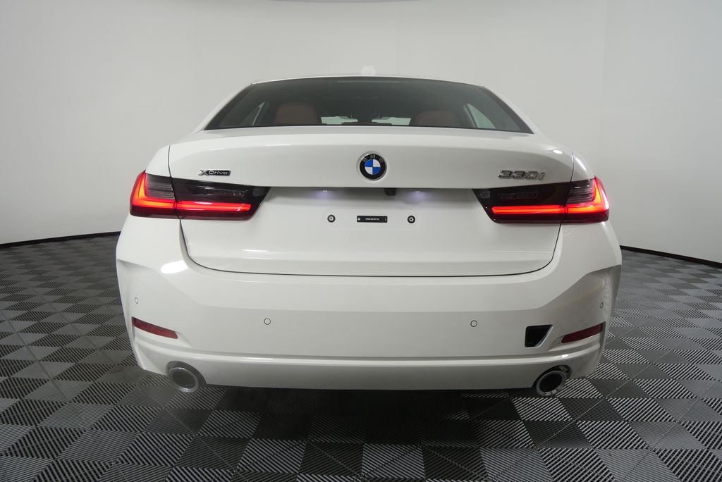 Thumbnail: 2026 BMW 3 Series - 4