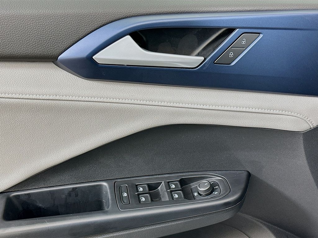 2024 Volkswagen Taos SE 17