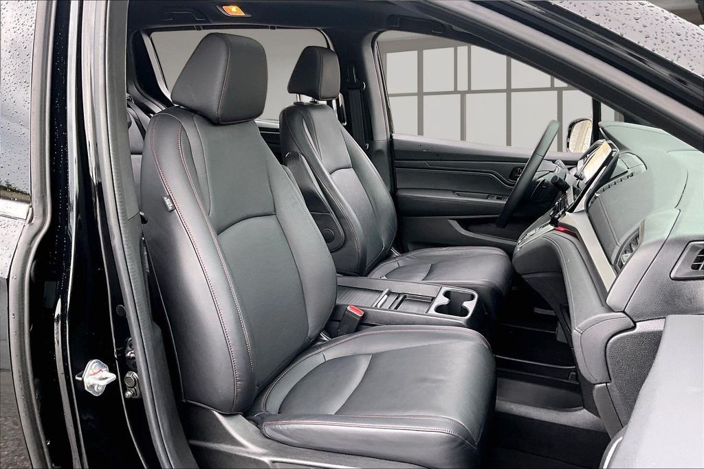 Used 2024 Honda Odyssey Van