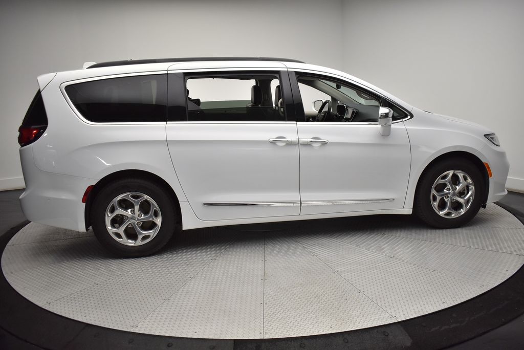 2022 Chrysler Pacifica Limited 4