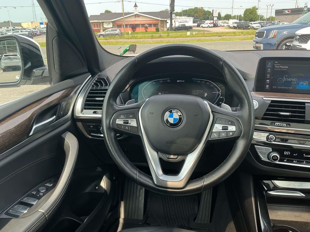 Used 2021 White BMW xDrive30e image 12