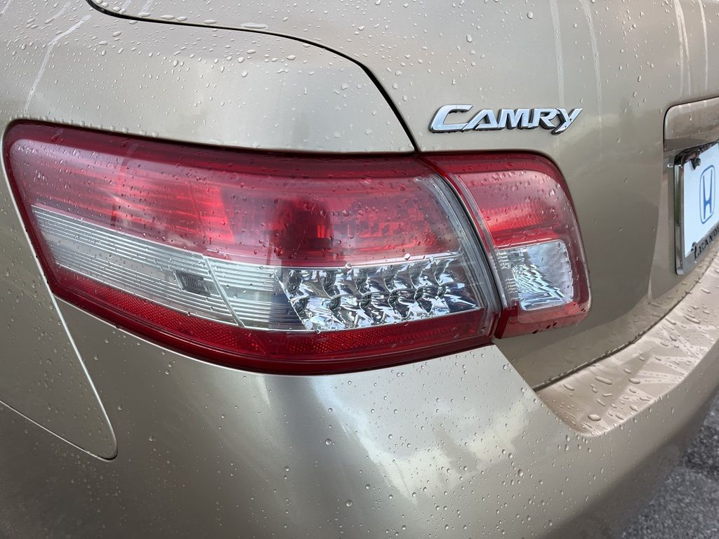 2011 Toyota Camry LE 7