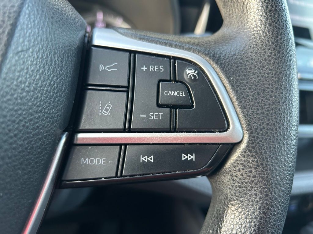 2022 Toyota Highlander L 19