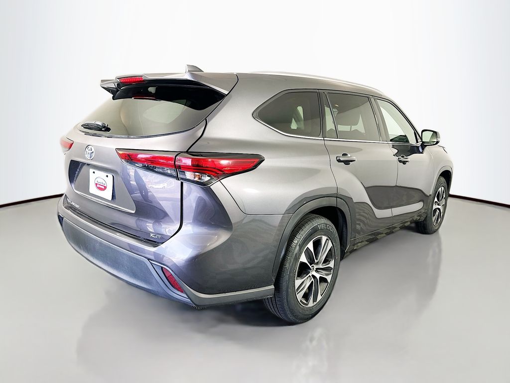 Thumbnail: 2021 Toyota Highlander - 5