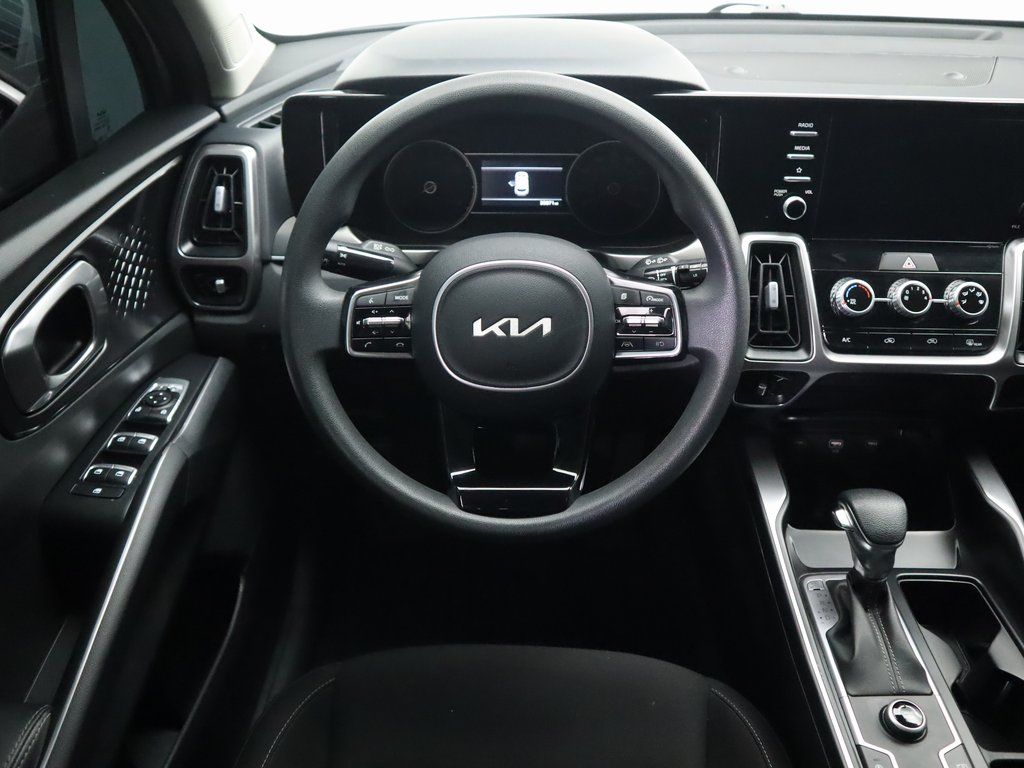 Thumbnail: 2022 Kia Sorento - 10