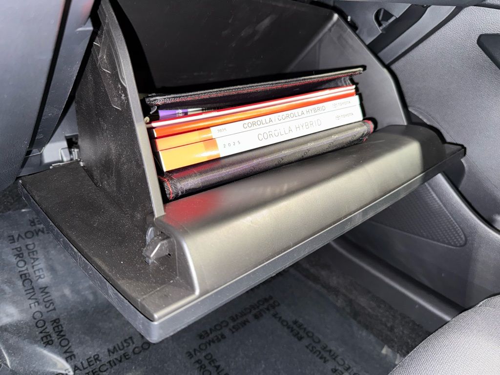 Thumbnail: 2025 Toyota Corolla - 26