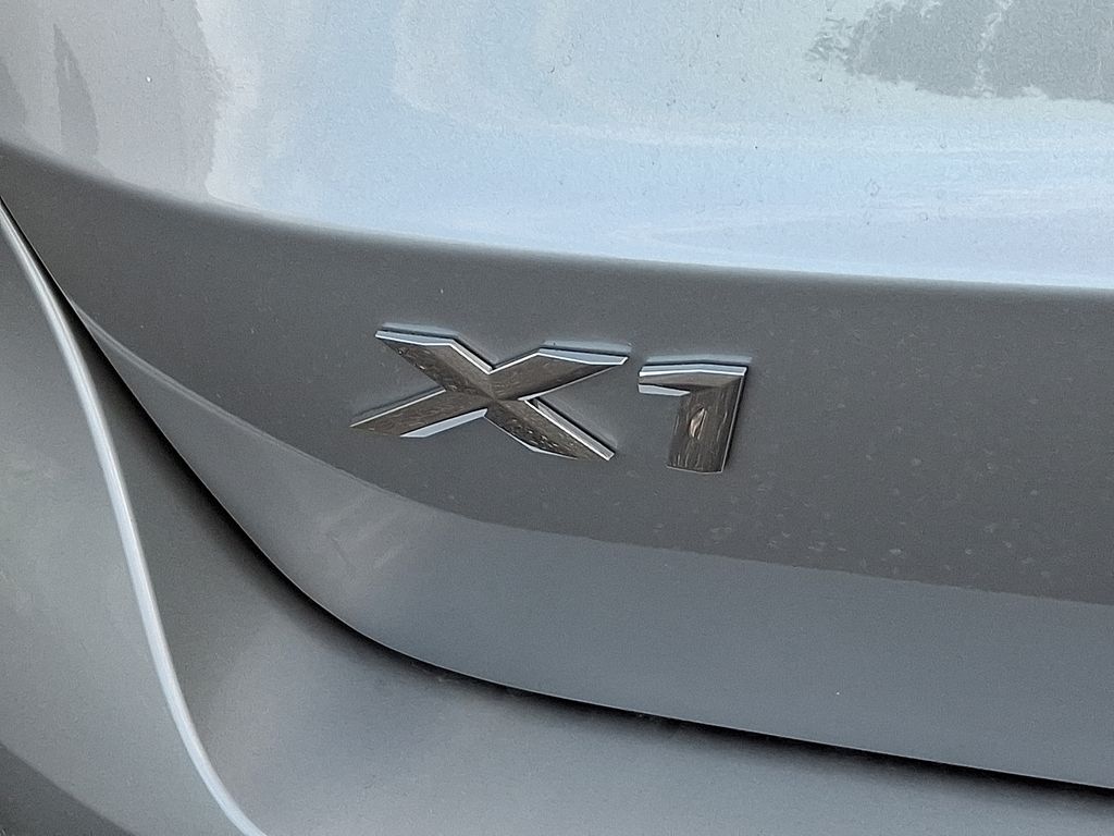 Thumbnail: 2025 BMW X1 - 11