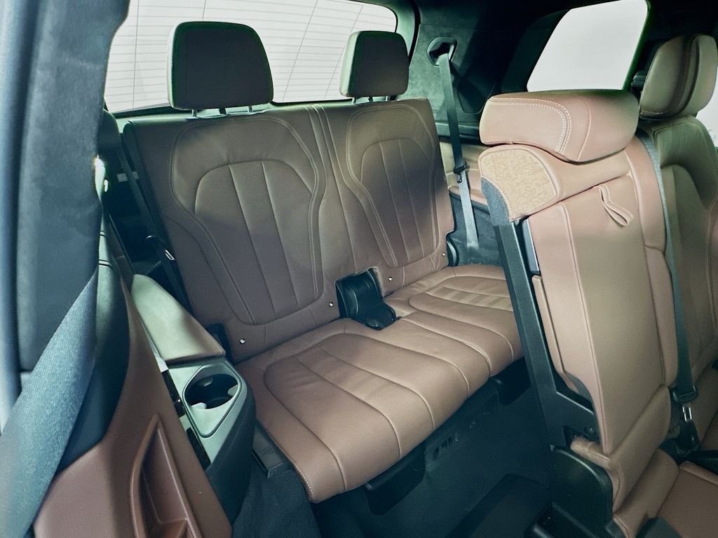 Thumbnail: 2020 BMW X7 - 28