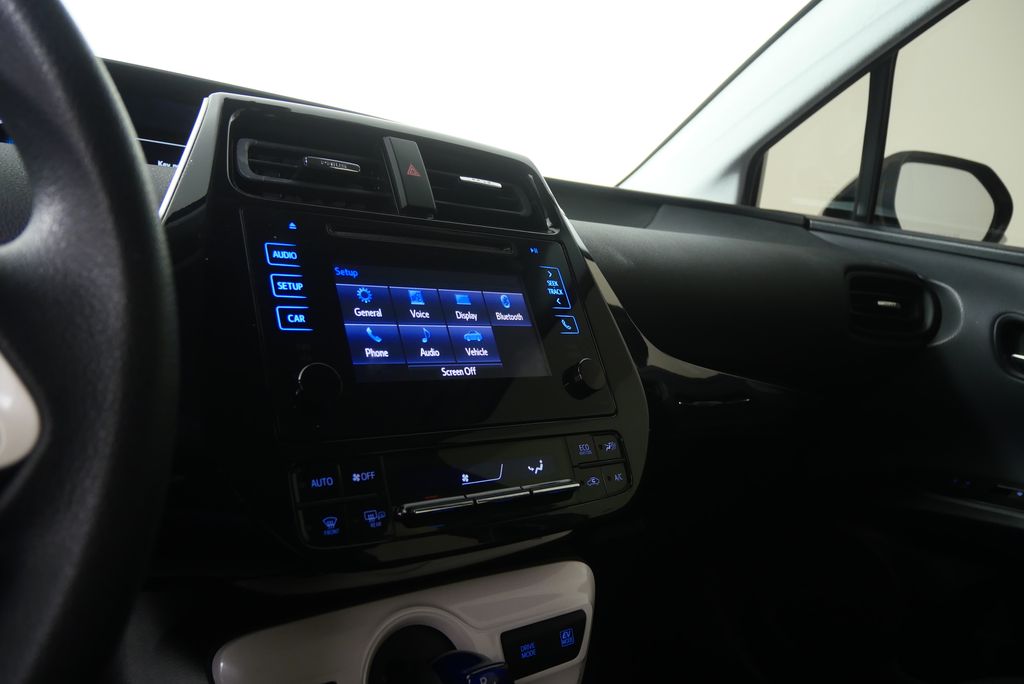 Thumbnail: 2017 Toyota Prius - 18