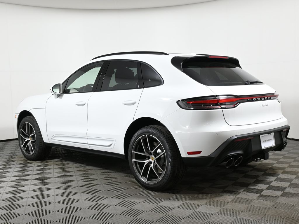Thumbnail: 2025 Porsche Macan - 3