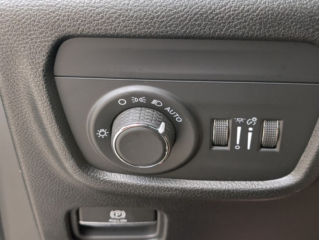 new 2025 Jeep Grand Cherokee car, priced at $26,420