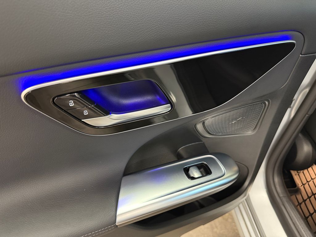 Thumbnail: 2022 Mercedes-Benz C-Class - 12