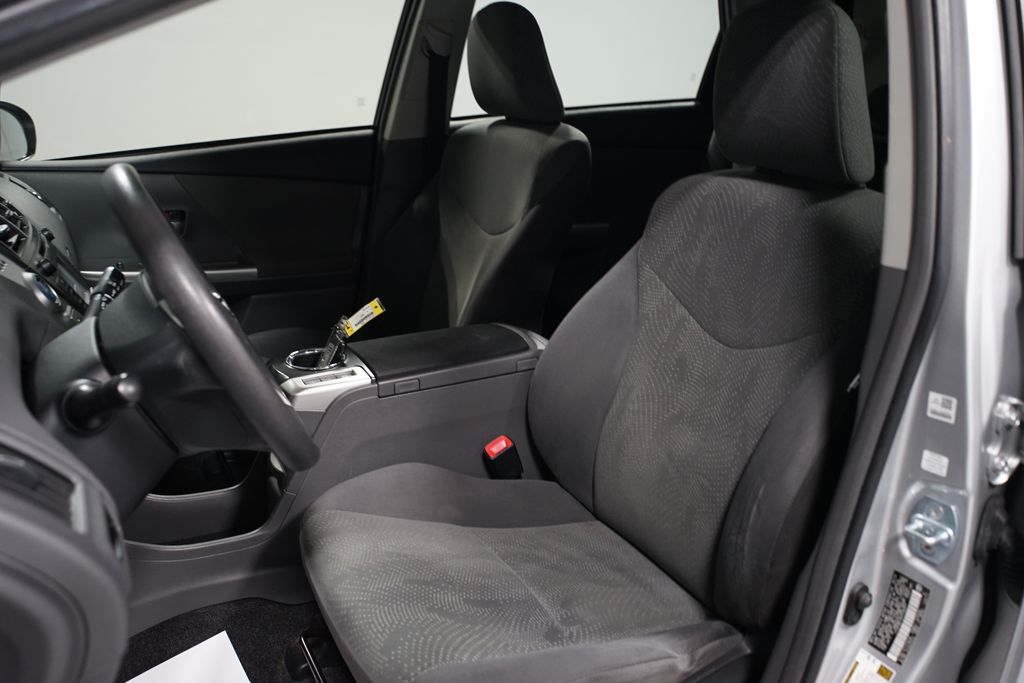 Thumbnail: 2012 Toyota Prius v - 24