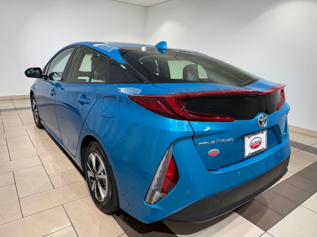 Thumbnail: 2017 Toyota Prius Prime - 3