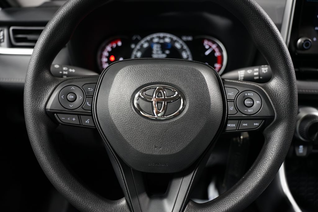 2025 Toyota RAV4 LE 12
