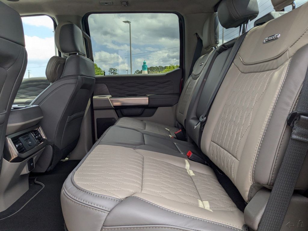 2025 Ford F-250 Super Duty Platinum