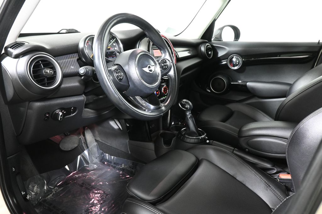 2015 MINI Cooper Base 13