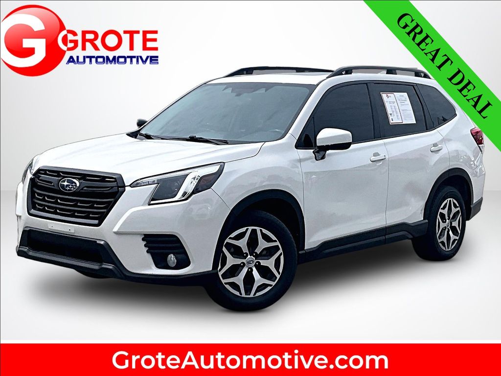 Crystal White Pearl 2022 Subaru Forester SUV / Crossover All-Wheel Drive Continuously Variable Transmission