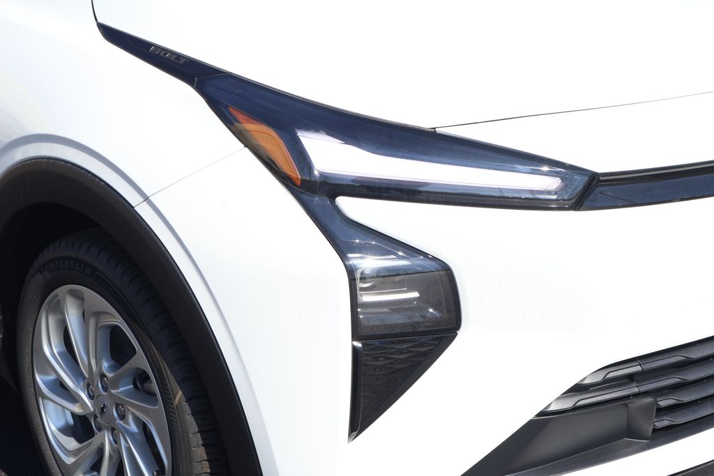 Thumbnail: 2027 Chevrolet Bolt EV - 3