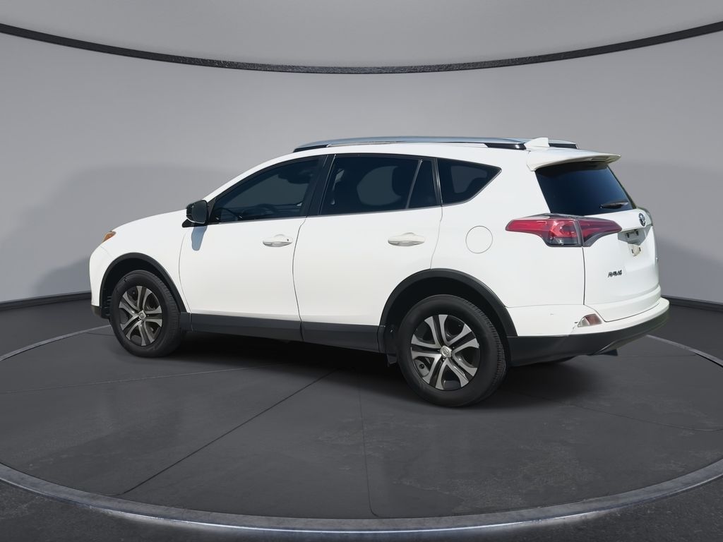 Thumbnail: 2018 Toyota RAV4 - 6