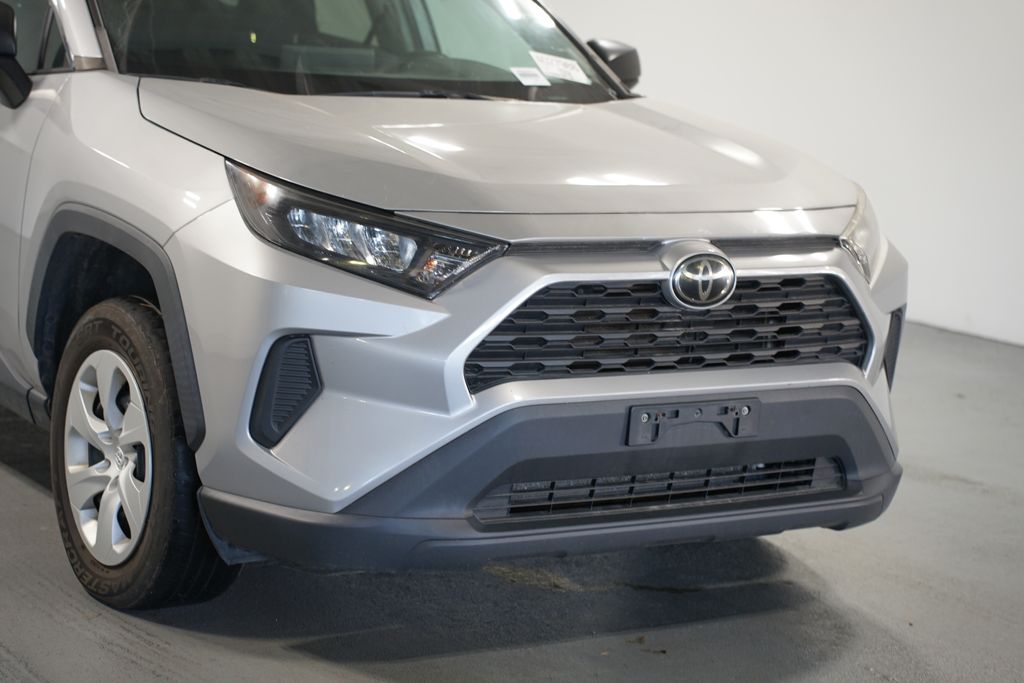 Thumbnail: 2019 Toyota RAV4 - 4