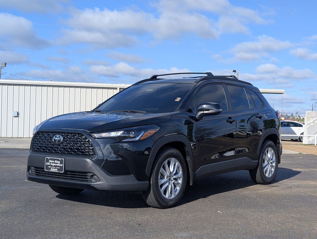 2025 Toyota Corolla Cross LE FWD