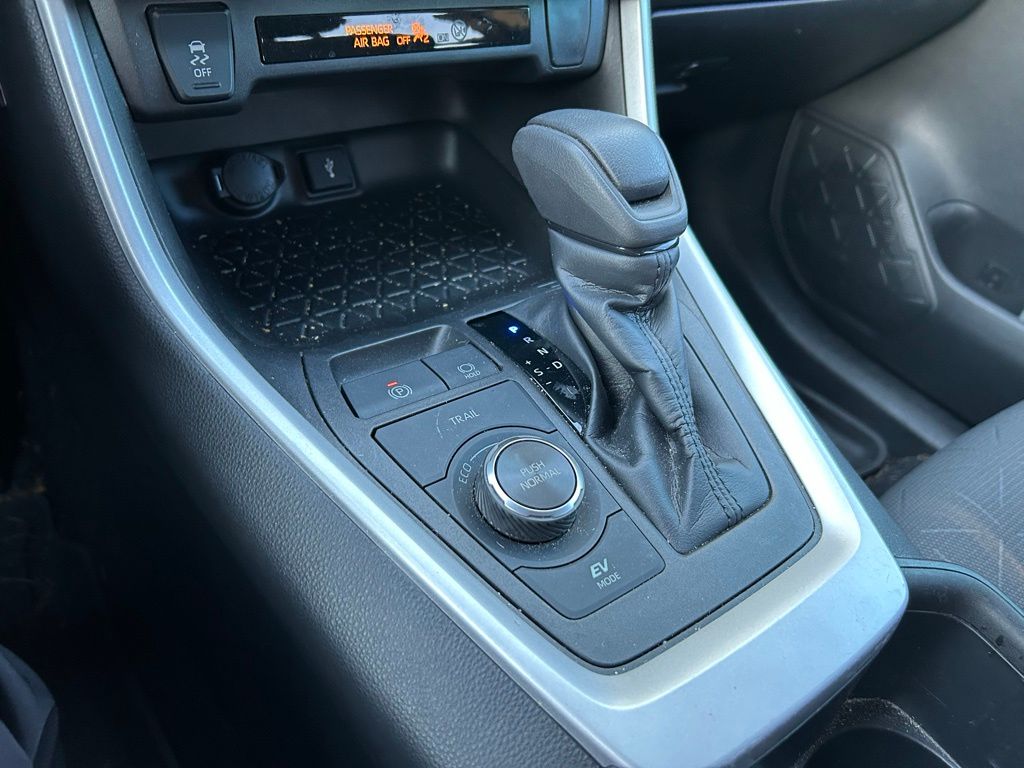 Thumbnail: 2022 Toyota RAV4 - 27