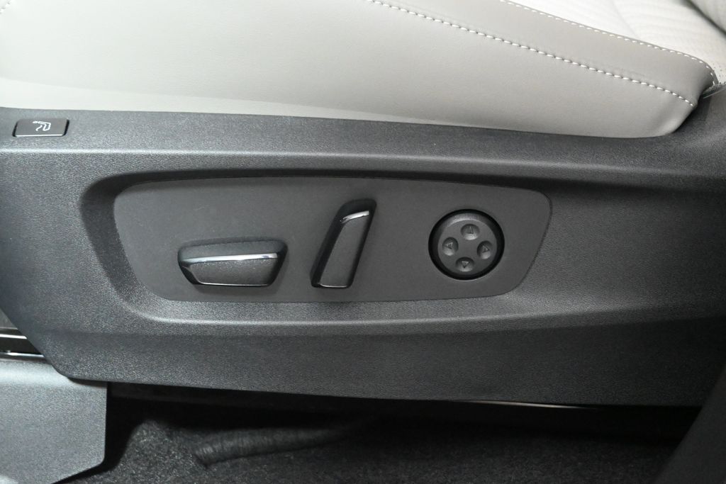 Thumbnail: 2026 INFINITI QX60 - 26