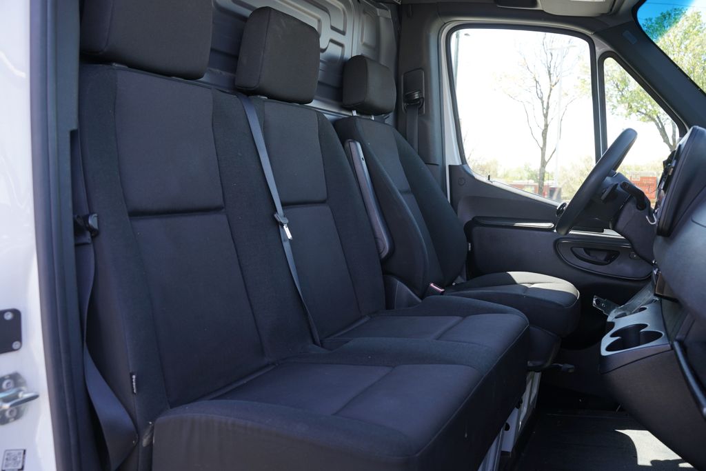 Thumbnail: 2024 Mercedes-Benz Sprinter - 26