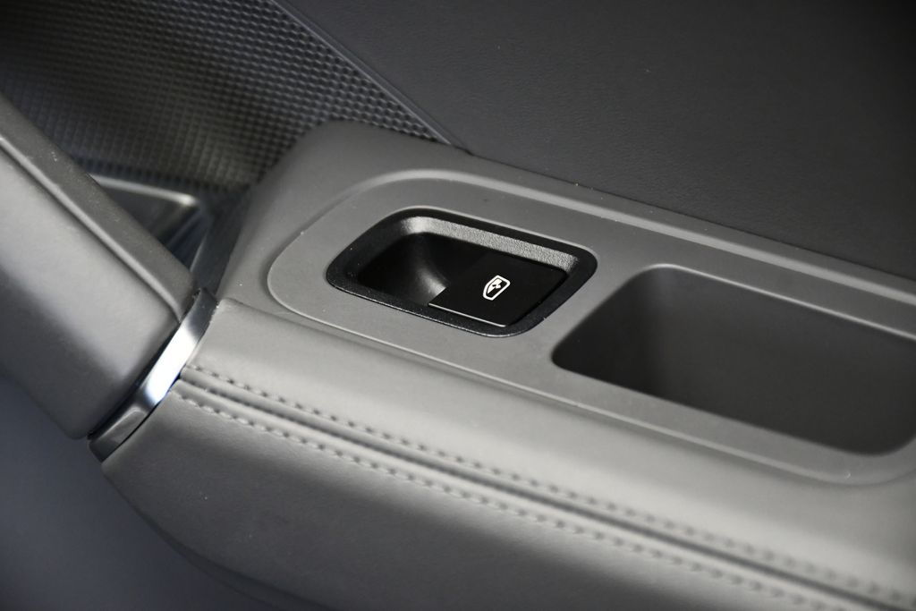 Thumbnail: 2023 Porsche Cayenne - 26