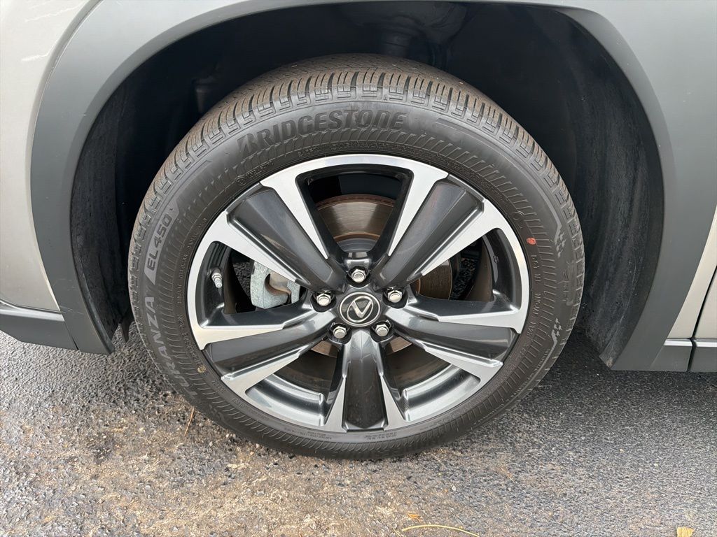 Thumbnail: 2021 Lexus UX - 10