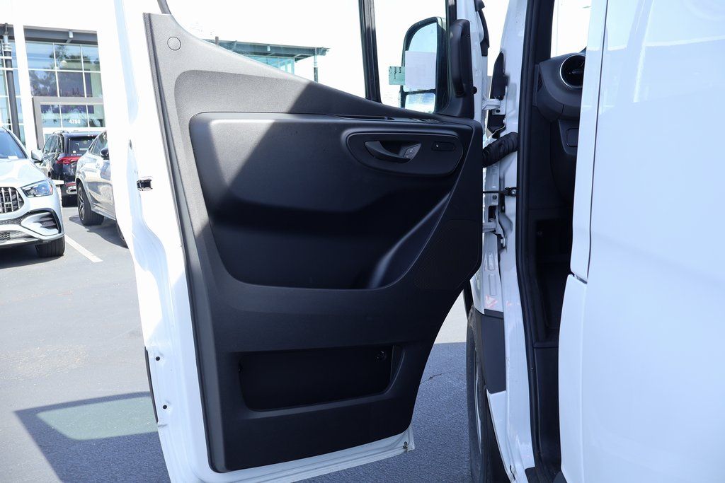 Thumbnail: 2025 Mercedes-Benz Sprinter - 7