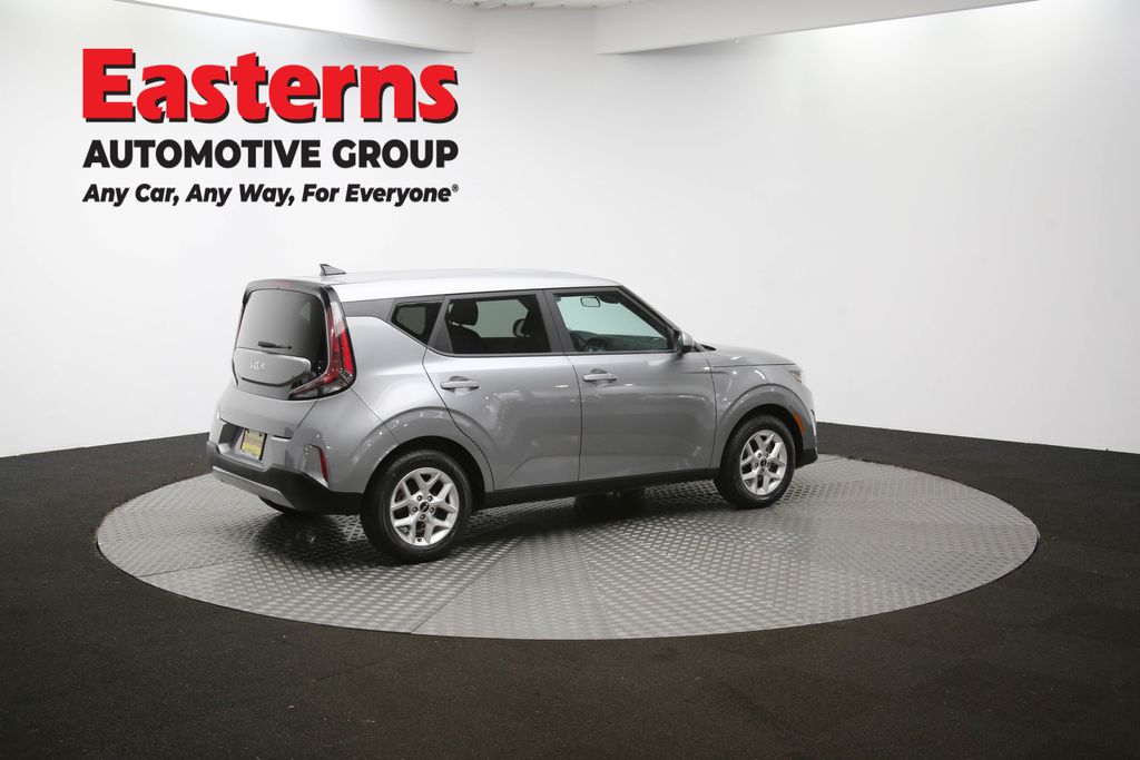 Used 2023  Kia LX image 41