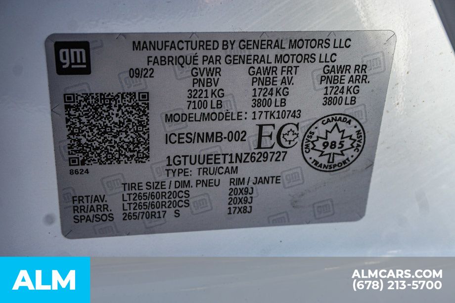 Used 2022 White GMC AT4 image 62
