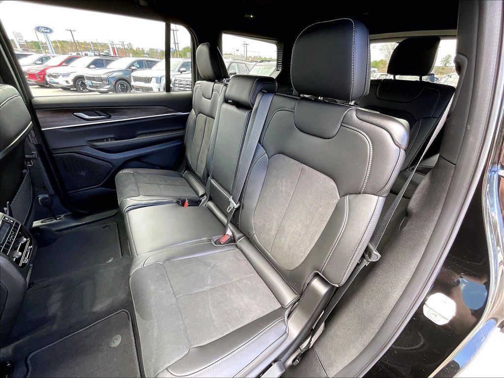 2026 Jeep Grand Cherokee L — photo 14