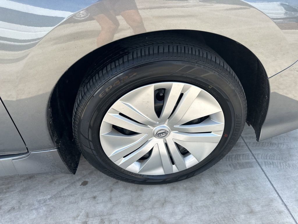 2024 Gun Metallic Nissan LEAF S FWD Hatchback