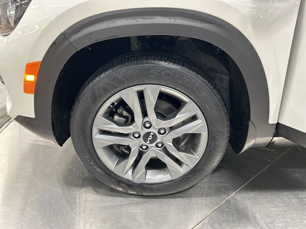 used 2023 Kia Seltos car, priced at $20,962