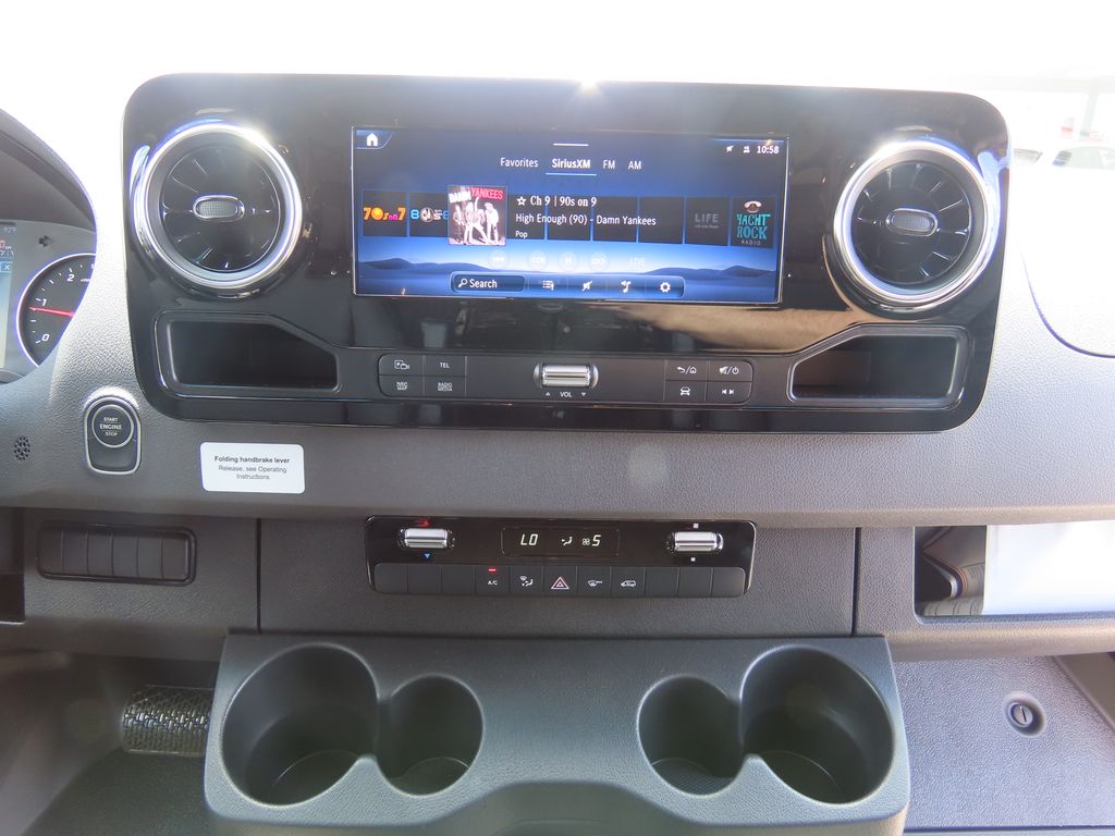 Thumbnail: 2025 Mercedes-Benz Sprinter - 15