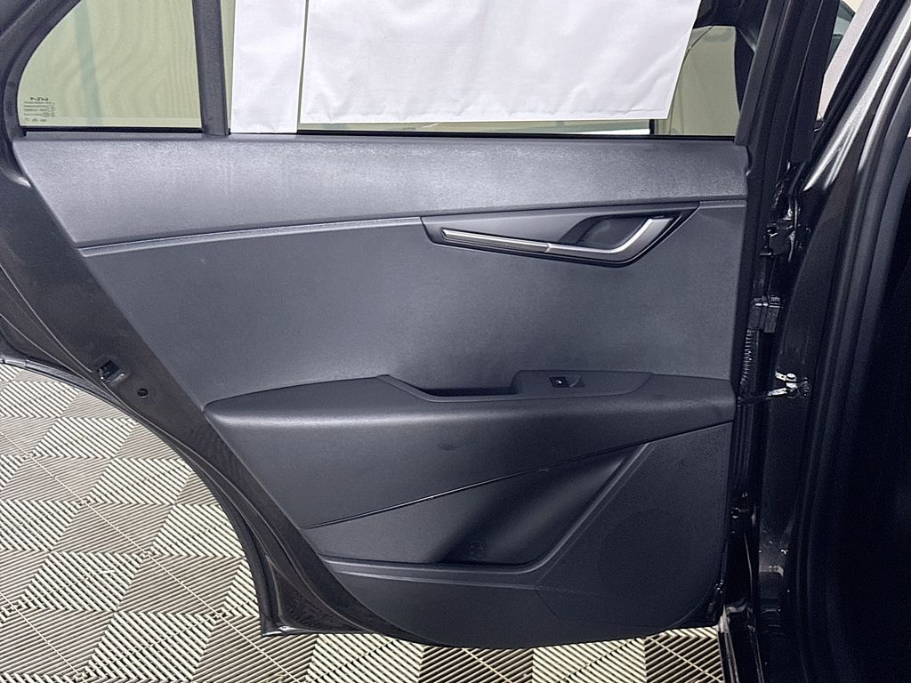 2025 Kia Niro LX