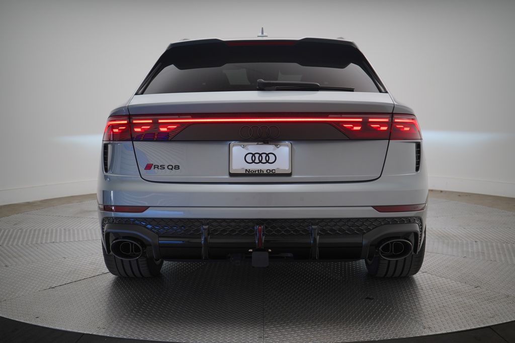 Thumbnail: 2026 Audi RS Q8 - 4