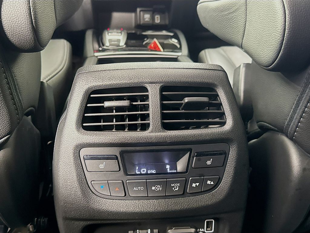 Used Car 2022 Honda Pilot  Touring For Sale Under $35,000 In Austin, Texas