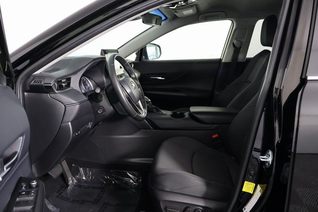 Thumbnail: 2021 Toyota Venza - 10