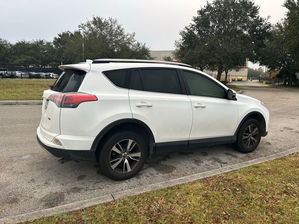 Thumbnail: 2018 Toyota RAV4 - 5