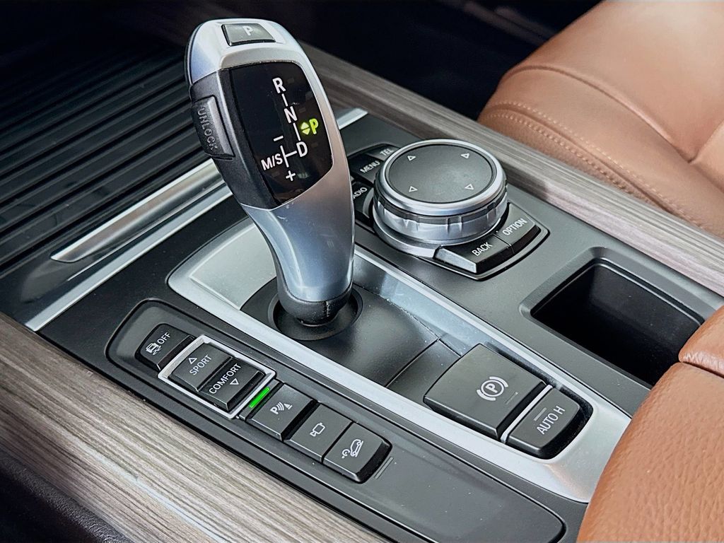 Thumbnail: 2015 BMW X5 - 17