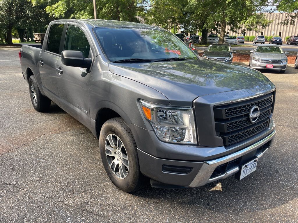 2023 Nissan Titan SV 21