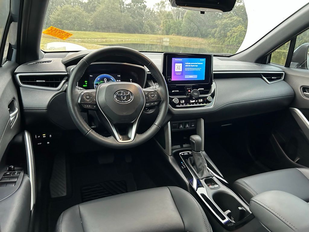 Thumbnail: 2024 Toyota Corolla Cross - 12