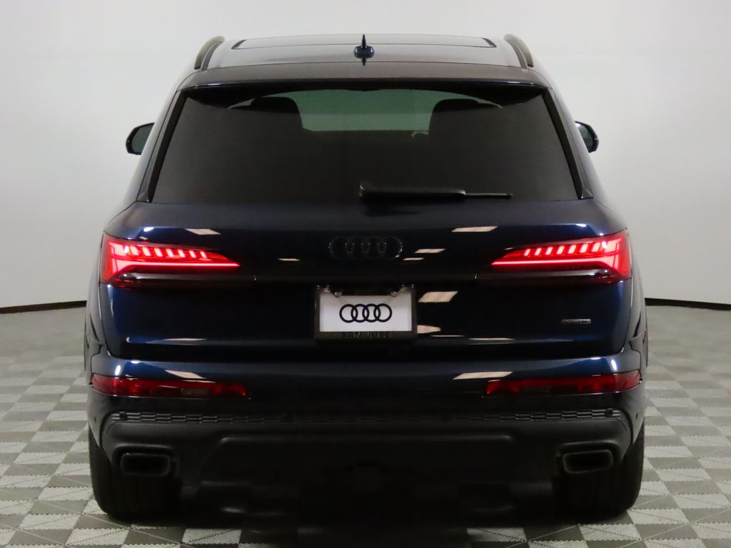 Thumbnail: 2026 Audi Q7 - 4