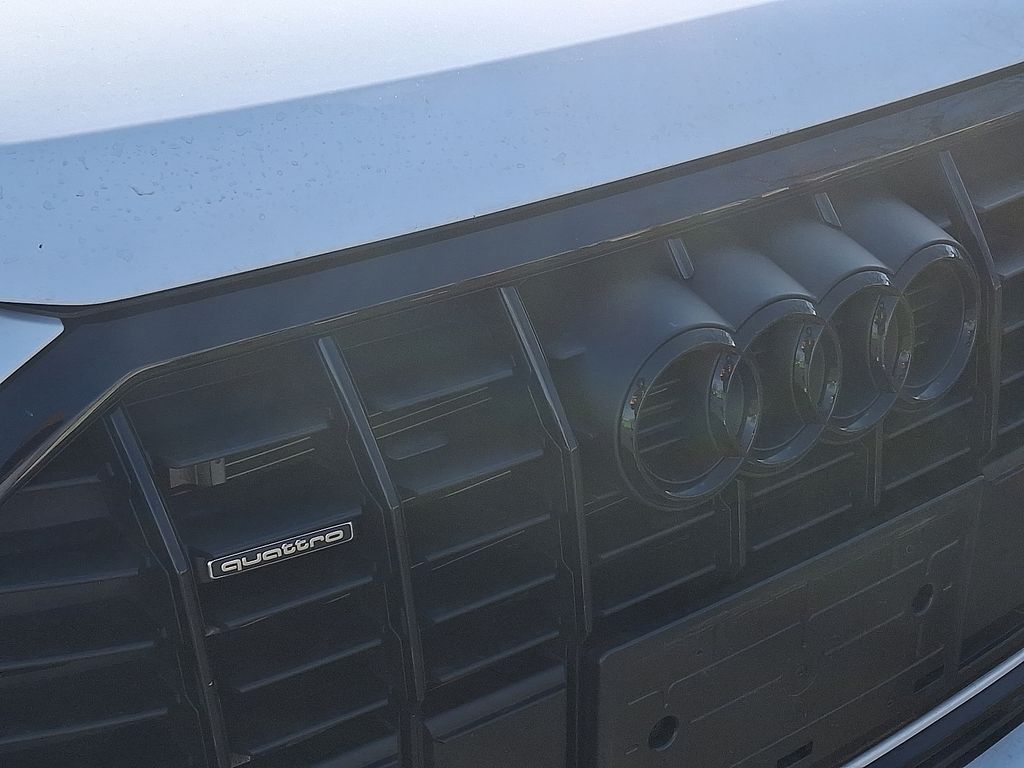 Thumbnail: 2025 Audi Q3 - 4