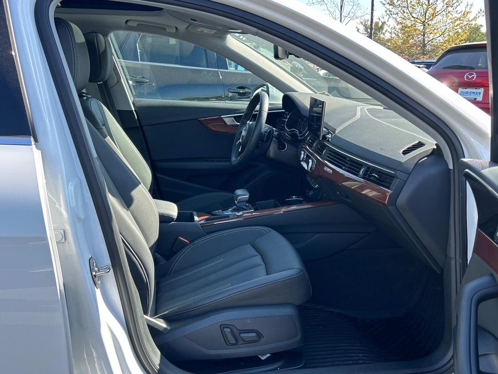 2022 Audi A4 40 Premium Plus photo