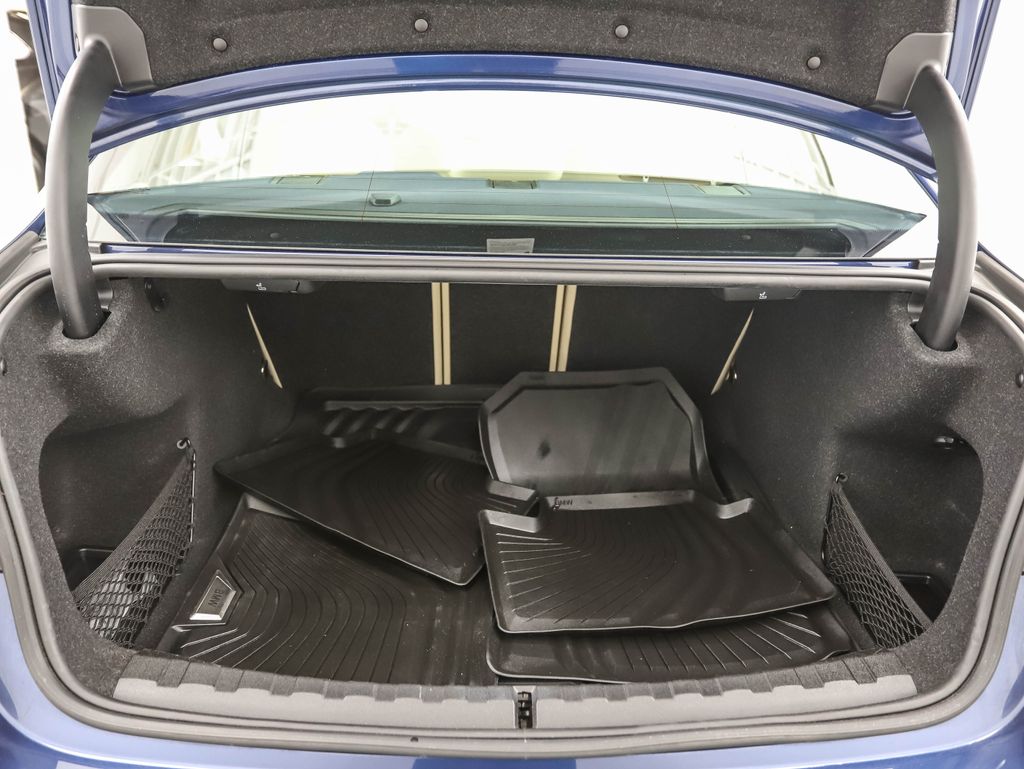 Thumbnail: 2021 BMW 3 Series - 24